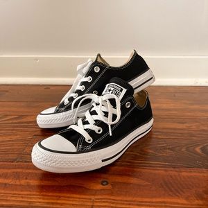 Size 6 women’s black Converse shoes